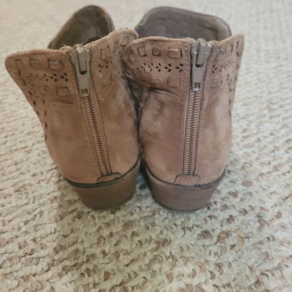 Natural Reflections ankle bootie - Picture 7 of 9